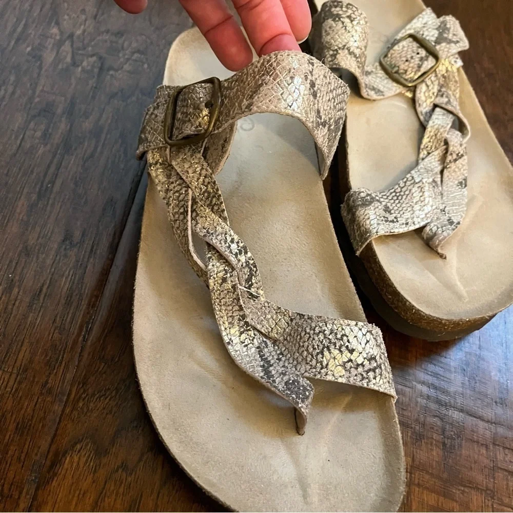 Mountain Sole Snakeskin Pattern Braided Footbed Sandals Size 10